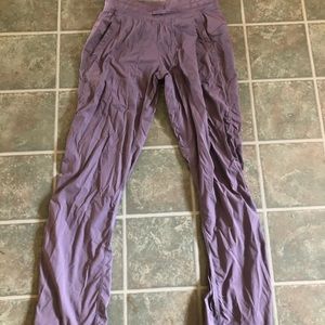 Ivivia studio pants